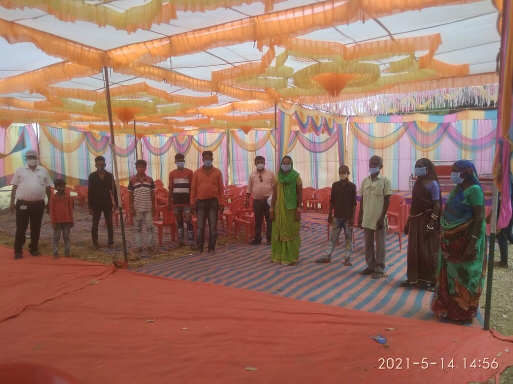 દાહોદમાં બાળ સુરક્ષા એકમની ટીમે " અક્ષય તૃતીયા આખાત્રીજ" ટાણે 57 લગ્ન સ્થળની મુલાકાત લીધી: એક બાળ લગ્ન થતાં અટકાવ્યા, જિલ્લામાં કુલ ૪૨ લગ્ન સમારંભને કોરોનાનો ગ્રહણ લાગ્યું