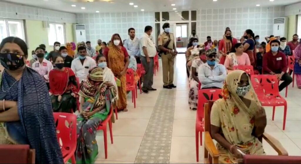 બ્લાઈન્ડ વેલફર કાઉન્સિલ તેમજ ઇન્ડિયાના સંયુક્ત ઉપક્રમે કોરોનામાં મૃત્યુ પામેલ 125 જેટલાં મૃતકોના સ્વજનોને લાભાર્થીઓને ચેક વિતરણ કરાયા..
