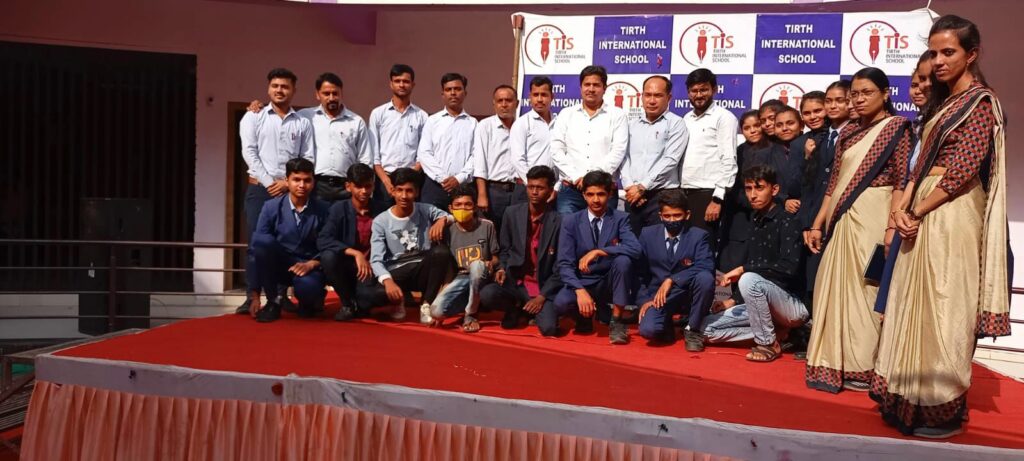દાહોદ:ધોરણ 12 ના વિદ્યાર્થીઓનો ફેરવેલ પ્રોગ્રામ તીર્થ ઇન્ટરનેશનલ સ્કૂલ માં યોજાયો.
