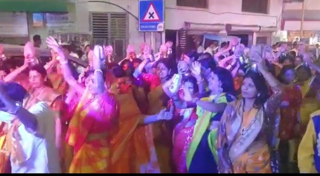 દાહોદ: પુષ્ટિમાર્ગીય વૈષ્ણવોના અખંડ ધૂન મંડલાઆચાર્ય શ્રી વલ્લભ મહાપ્રભુજીનો 574 મોં પ્રાગટ્ય મહોત્સવ ઉજવાયો
