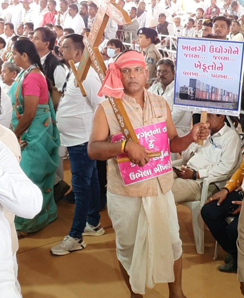ગુજરાત વિધાનસભાની ચૂંટણીમાં કોંગ્રેસની સરકાર બનશે તો આદિવાસીઓના હક્કો મુજબ અધિકારો મળશે :- પૂર્વ અધ્યક્ષ રાહુલ ગાંધી..