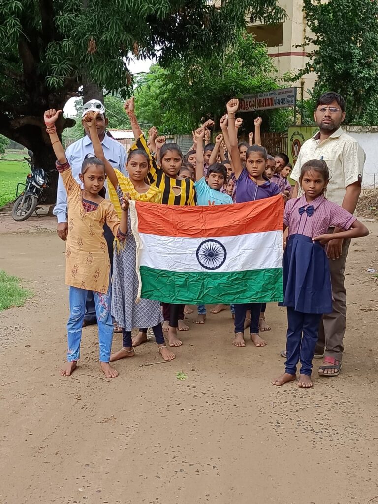 પાચવાડા પ્રાથમિક શાળા માં આઝાદીકા અમૃત મહોત્સવ ની ભવ્ય રીતે ઉજવણી કરવામાં આવી.