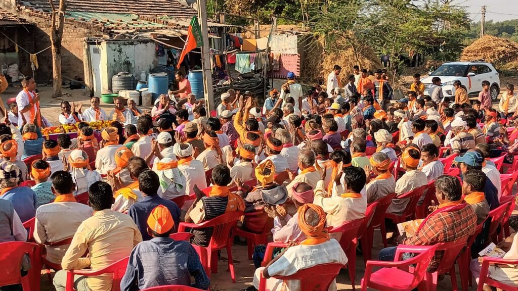 દાહોદ 132 વિધાનસભા મત વિસ્તારના ઉમેદવાર કનૈયાલાલ કિશોરીને ગ્રામ્ય વિસ્તારોમાં પ્રચાર દરમિયાન ઠેર ઠેર જન આશીર્વાદ પ્રાપ્ત થયા..