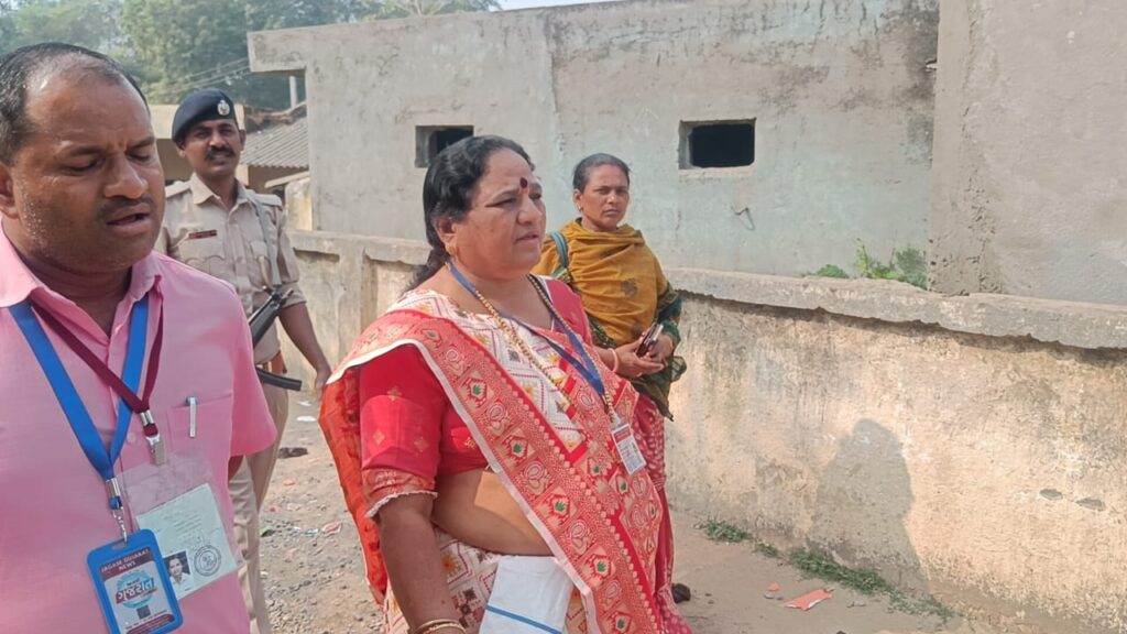 દાહોદ જિલ્લામાં ગત વિધાનસભાની પેટર્ન પ્રમાણે સૌથી ઓછું મતદાન 133 ગરબાડા વિધાનસભામાં નોંધાતા ઉમેદવારો તેમજ રાજકીય પક્ષોના પ્રેસર વધ્યા:48.10ટકા મતદાન નોંધાયું..