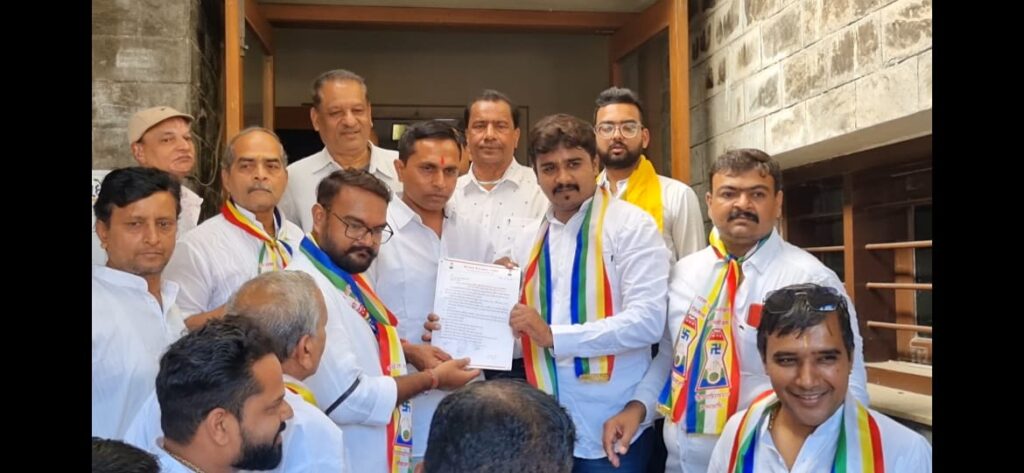 ઝારખંડ સરકાર દ્વારા જૈન સમાજના તીર્થધામ સમેદ શિખરને પર્યટન સ્થળ તરીકે જાહેર કરતા દાહોદમાં જૈન સમાજ દ્વારા કલેકટરને આવેદન..  