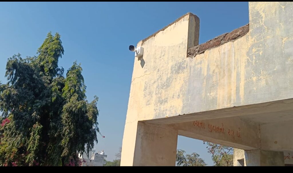 ગરબાડા તાલુકા કુમાર શાળામાં ચોરીના બનાવના પગલે  નવીન CCTV કેમેરા ગોઠવાયા..