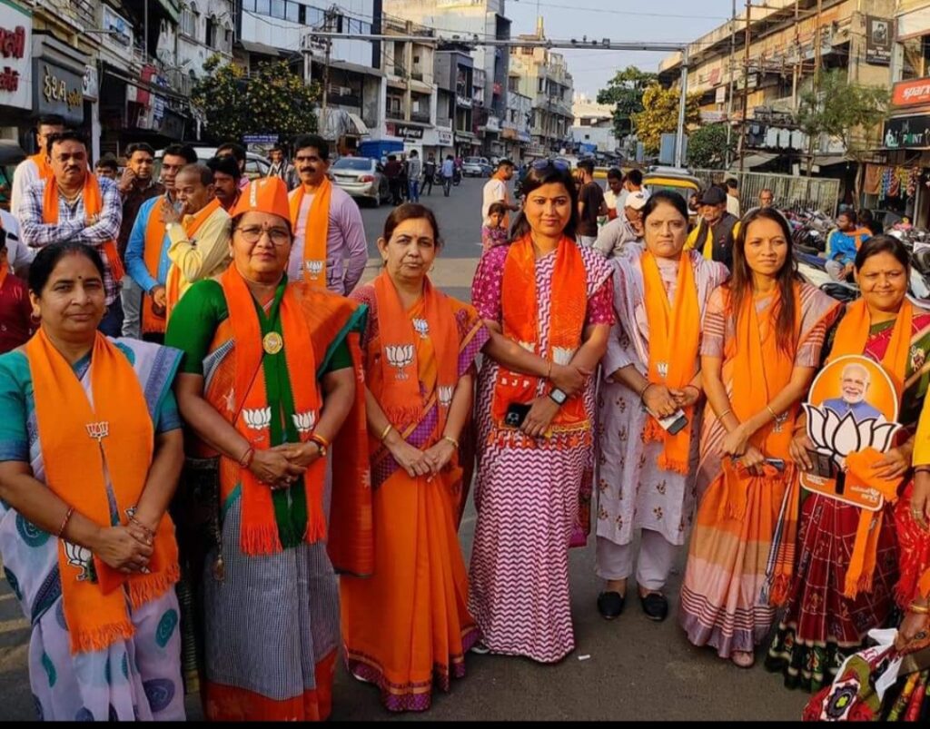 આંતરરાષ્ટ્રીય વિશ્વ મહિલા દિવસ સ્પેશ્યલ: આદિવાસી બાહુલ્ય ધરાવતા દાહોદ જિલ્લામાં મહત્વપૂર્ણ પદો પર આરૂઢ મહિલાઓ ઉત્કૃષ્ટ કામગીરી થકી મહિલાઓ માટે રોલ મોડલ સાબિત થઈ રહી છે.