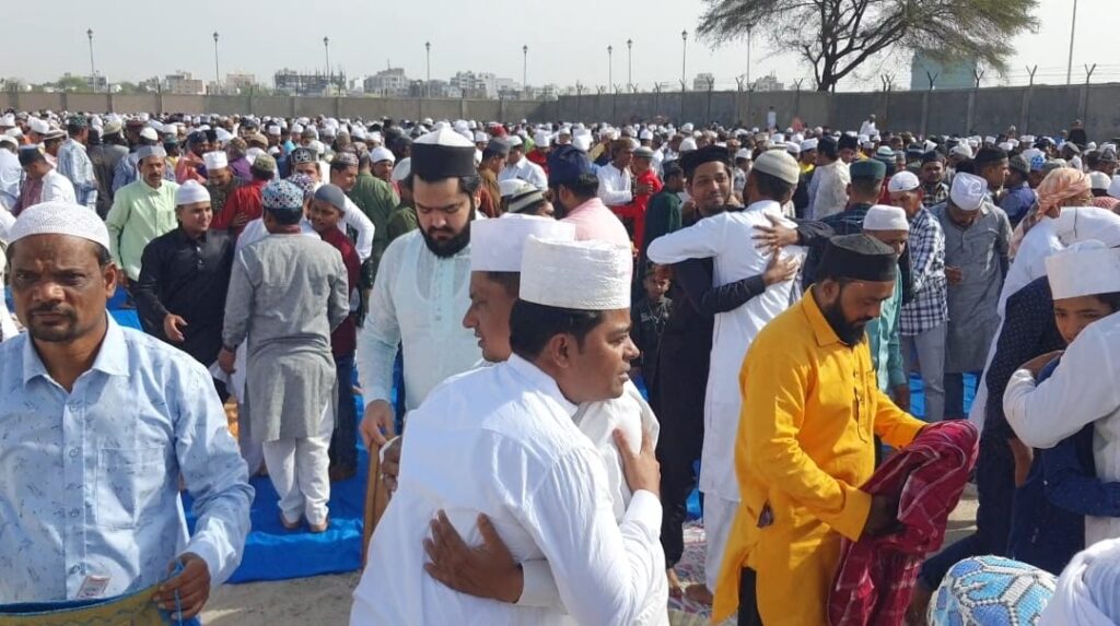 દાહોદમાં મુસ્લિમ બિરાદરોએ હર્ષોઉલ્લાસ સાથે રમજાન ઈદની ઉજવણી કરી...
