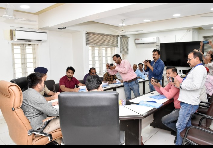દાહોદ જિલ્લામાં જૂનીયર કલાર્કની પરીક્ષા સંપૂર્ણ પારદર્શકતા સાથે યોજવા વહીવટી તંત્ર સુસજ્જ – કલેક્ટર ડો. હર્ષિત ગોસાવી*