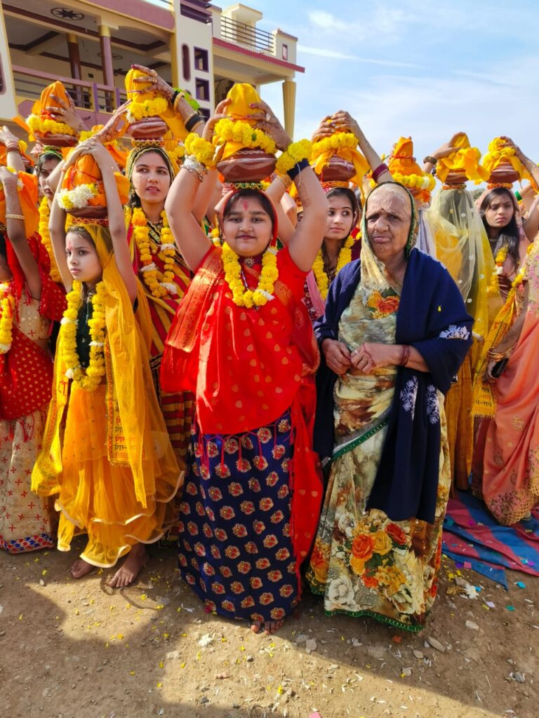 સીમલીયા ખુર્દ ખાતે વિષ્ણુ સ્વામી મહારાજના મધુરકંઠે ભગવત કથાનું આયોજન કરવામાં આવ્યું 