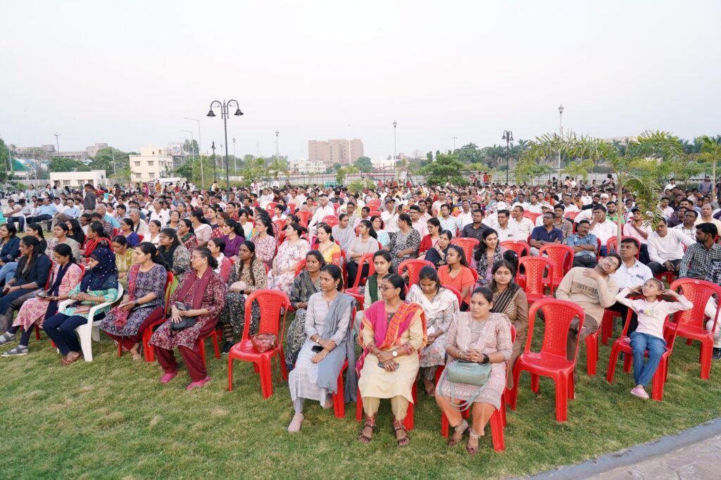 લોકસભા સામાન્ય ચૂંટણી – ૨૦૨૪હમ મતદાતા, ભારત કે હૈ ભાગ્યવિધાતા મતદાન કરીને આપણે પણ લોકશાહીના આ પર્વમાં આપણા તરફથી ફાળો અચૂક આપવો જોઈએ - જિલ્લા ચૂંટણી અધિકારીશ્રી યોગેશ નિરગુડે