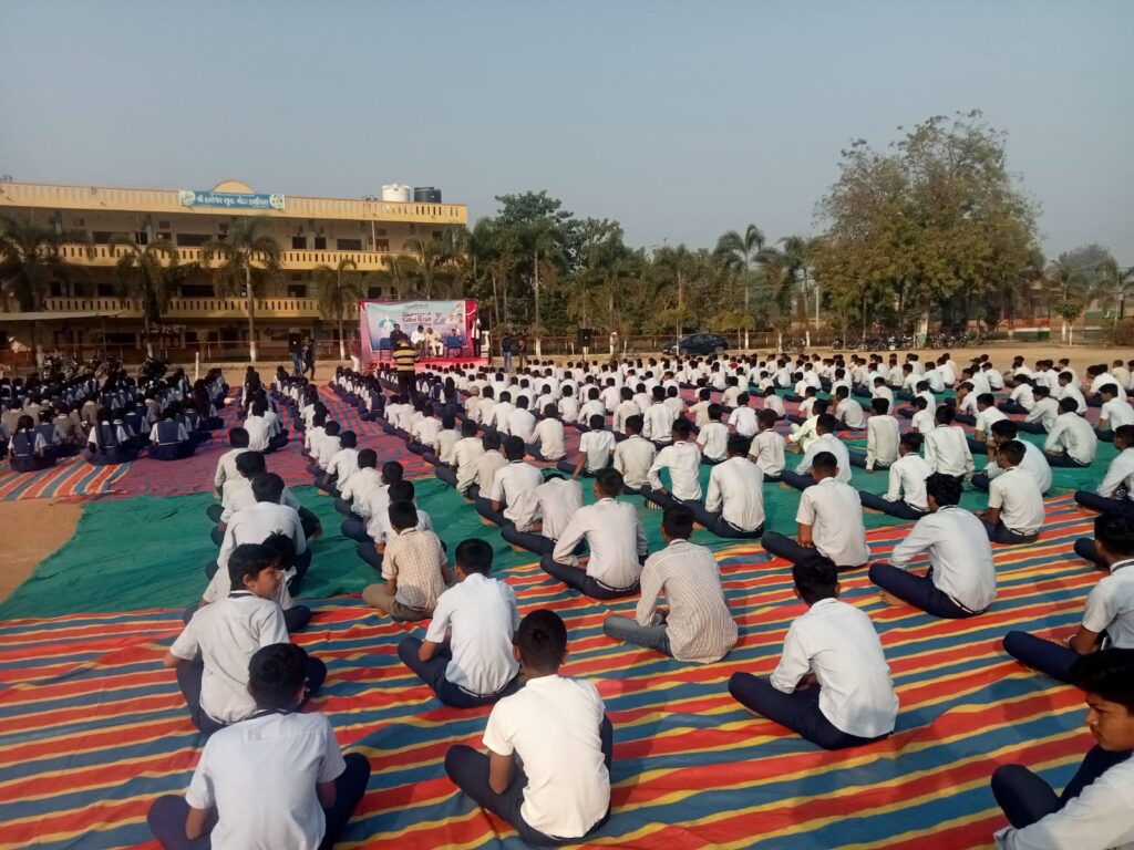 *‘વિશ્વ ધ્યાન દિવસ–૨૦૨૪’*દાહોદ જિલ્લામાં લીમખેડા શ્રી હસ્તેશ્વર સ્કૂલના મેદાનમાં વિશ્વ ધ્યાન દિવસની ઉજવણી કરવામાં આવી*