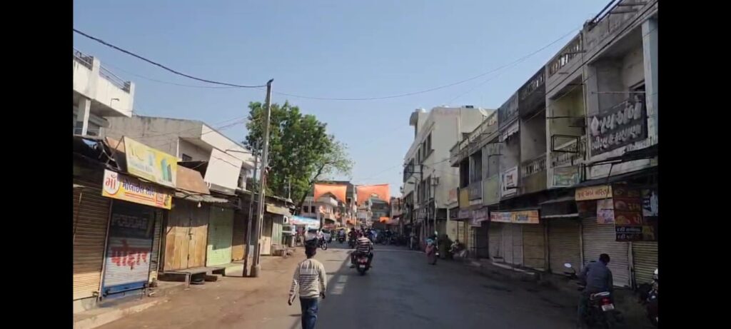 પહેલગામ હુમલાનો ઝાલોદમાં વિરોધ: હિન્દૂ-મુસ્લિમ સમાજે એકજૂટ થઈ બંધ પાળ્યો, બાઈક રેલી અને શ્રદ્ધાંજલિ સભા યોજાઈ