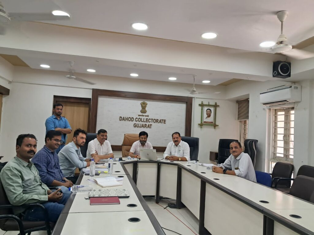 *જિલ્લા સેવા સદન ખાતે કલેકટરશ્રી યોગેશ નિરગુડેની વર્ચ્યુઅલ ઉપસ્થિતિ હેઠળ પાણી સમિતિની મિટિંગ યોજાઈ*