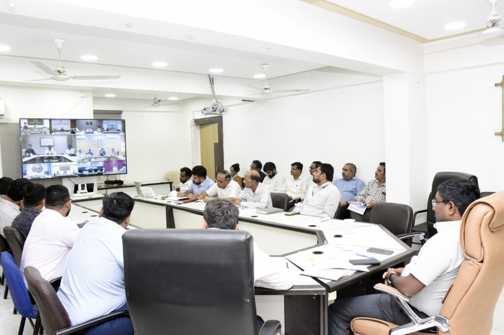 *આગામી સમયમાં યોજાનાર ગ્રામ પંચાયતોની સામાન્ય/ વિભાજન/ મધ્યસત્ર /પેટા ચૂંટણીની કામગીરીની સમીક્ષા અંગે વિડિયો કોન્ફરન્સ યોજાઈ*