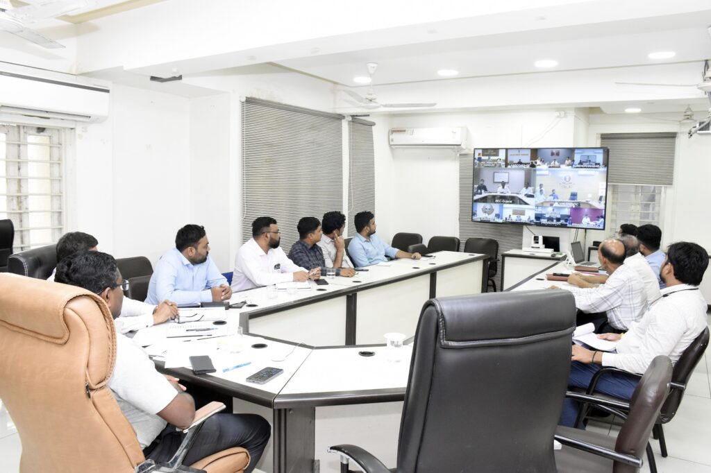 *આગામી સમયમાં યોજાનાર ગ્રામ પંચાયતોની સામાન્ય/ વિભાજન/ મધ્યસત્ર /પેટા ચૂંટણીની કામગીરીની સમીક્ષા અંગે વિડિયો કોન્ફરન્સ યોજાઈ*