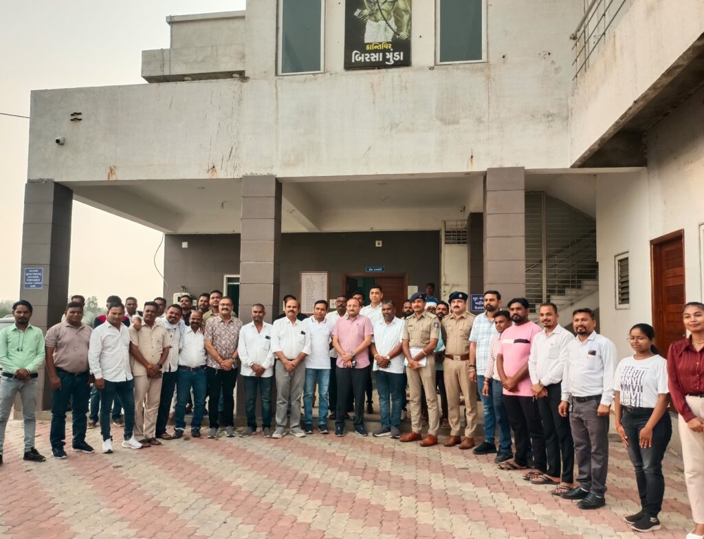 દાહોદમાં ભગવાન બિરસા મુંડાની નવીન પ્રતિમાની સ્થાપના અંગે બિરસા મુંડા ભવનમાં બેઠક યોજાઈ..