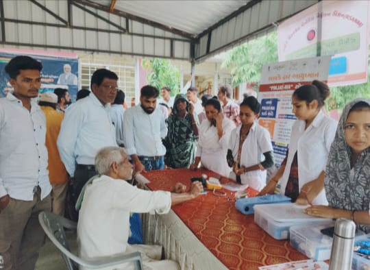 સિંગવડ તાલુકાના ધામણબારી પ્રાથમિક શાળા ખાતે ધરતી આંબા જનજાગૃતિ ગ્રામ ઉત્કર્ષ અભિયાન કાર્યક્રમ યોજાયો..