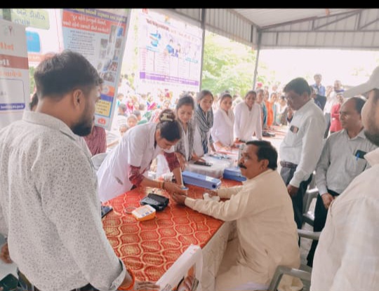 સિંગવડ તાલુકાના ધામણબારી પ્રાથમિક શાળા ખાતે ધરતી આંબા જનજાગૃતિ ગ્રામ ઉત્કર્ષ અભિયાન કાર્યક્રમ યોજાયો..