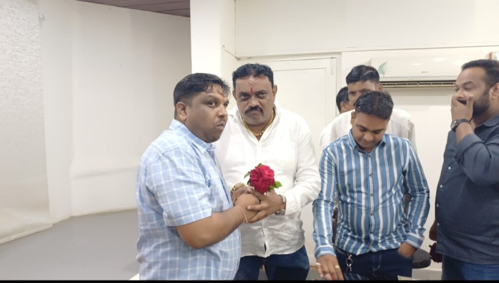 કર્મચારીઓના હક્ક ઉપર CO ની પહેલી સહીથી કર્મચારીઓ ગેલમાં.! દાહોદ નગરપાલિકામાં નવનિયુક્ત ચીફ ઓફિસરે વિધિવત રીતે ચાર્જ સંભાળ્યો.!!