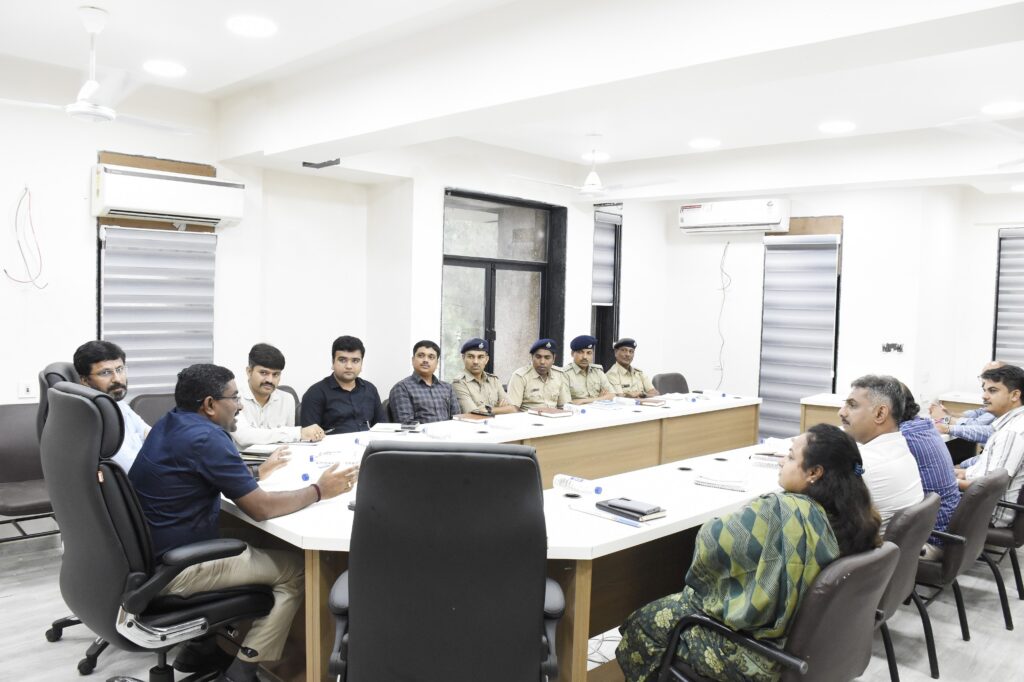 દાહોદ જિલ્લા કલેકટરશ્રી યોગેશ નિરગુડેના અધ્યક્ષ સ્થાને ટુરિઝમ અંતર્ગત બેઠક યોજાઈ* *એડવેન્ચર પ્રવાસન માટેના સ્થળનું નિરીક્ષણ કરીને પ્રિ-પ્લાનિંગ દ્વારા પ્રવાસનને મહત્વતા આપી વિકસાવવા માટે તમામ પ્રયત્નો કરવા-કલેકટર શ્રી યોગેશ નિરગુડે* 