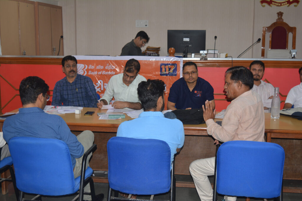 'કોઈનો જય નહીં અને કોઈનો પરાજય નહીં'' જિલ્લા અદાલત,દાહોદ ખાતે નેશનલ લોક અદાલતનું ભવ્ય આયોજન જેમાં પાંચ કરોડ સાડત્રીસ લાખ સુંતાલીસ હજાર આઠસો પાંચ રૂપિયાનો એવોર્ડ કરવામાં આવેલ. 