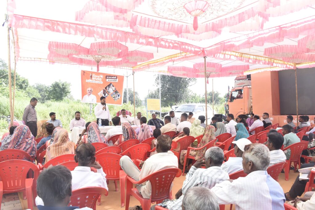 વિકાસ સપ્તાહ-દાહોદ* *વિકાસ સપ્તાહ અંતર્ગત દાહોદ જિલ્લાના સીંગવડ તાલુકાની મલેકપુર ગ્રામ પંચાયત ખાતે તાલુકા વિકાસ અધિકારીશ્રી ભગોરાની અધ્યક્ષતા હેઠળ ઉજવણી કરાઈ*
