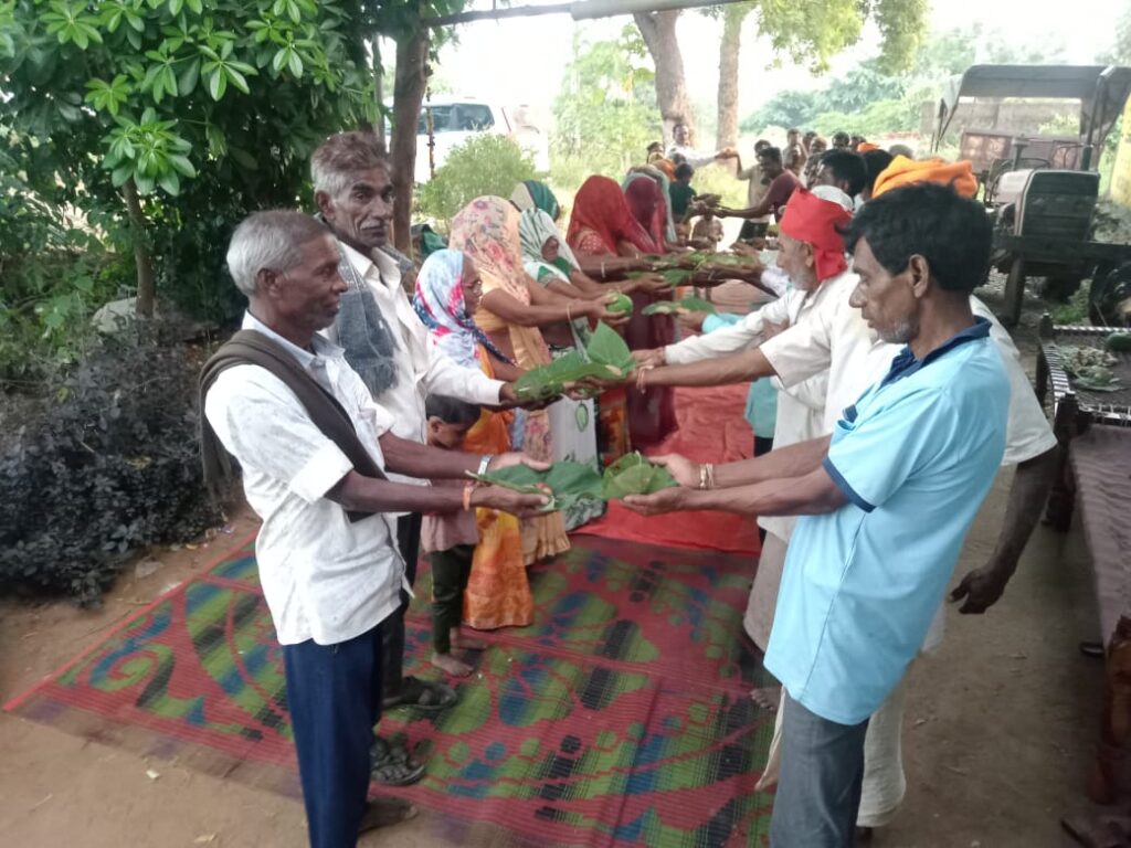 *ફતેપુરા તાલુકાના વાસીયાકુઇ તથા ભિચોર ખાતે વાગ્ધાર સંસ્થા દ્વારા રવી બીજ આદાન પ્રદાન કાર્યક્રમ યોજાયો* *ઉપસ્થિત ખેડૂતોને ભુલાઈ ગયેલા બીજોને ફરી સંવર્ધન કરવા માહિતગાર કરાયા*