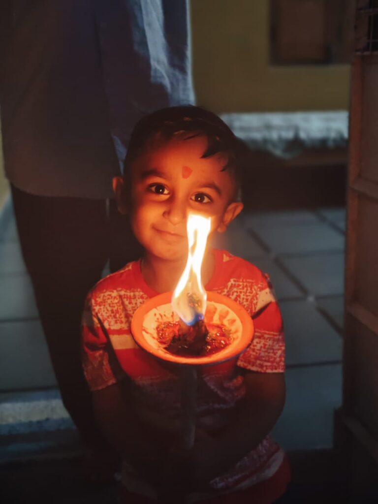 સંતરામપુર દિવાળી પર્વ પર વર્ષો જૂની મેરાયુ કાઢવા ની પરંપરા આજે પણ જીવંત.....