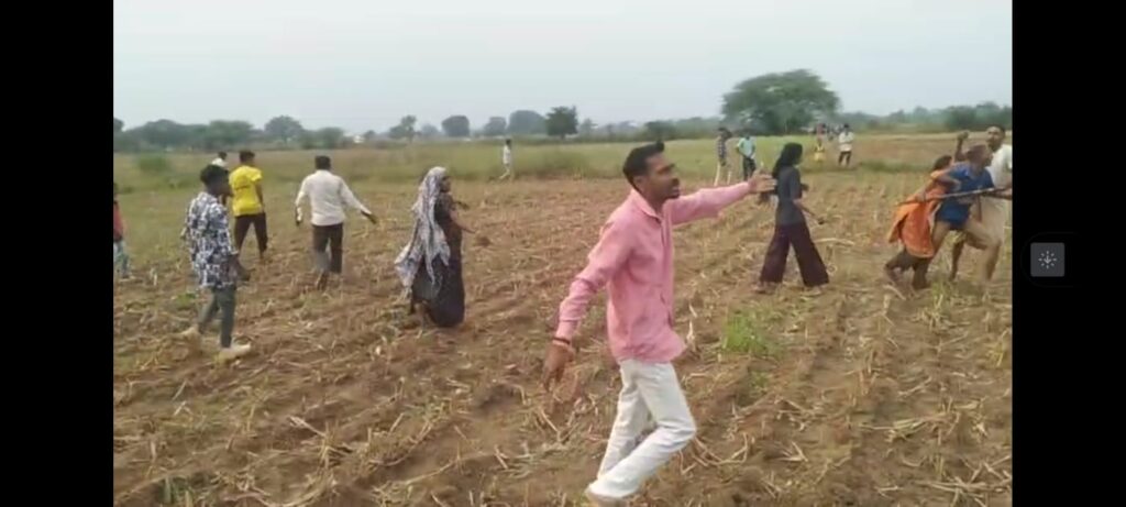 દાહોદ તાલુકાના ધામરડા ગામે ઢોર ચરાવનાર વ્યક્તિ પર હુમલો,ધીંગાણામાં 8 ઇજાગ્રસ્ત દિવાળીના દિવસે બનેલી ઘટનામાં અજાણ્યા હુમલાખોરોના ટોળા અને ગ્રામજનો વચ્ચે તંગદિલી