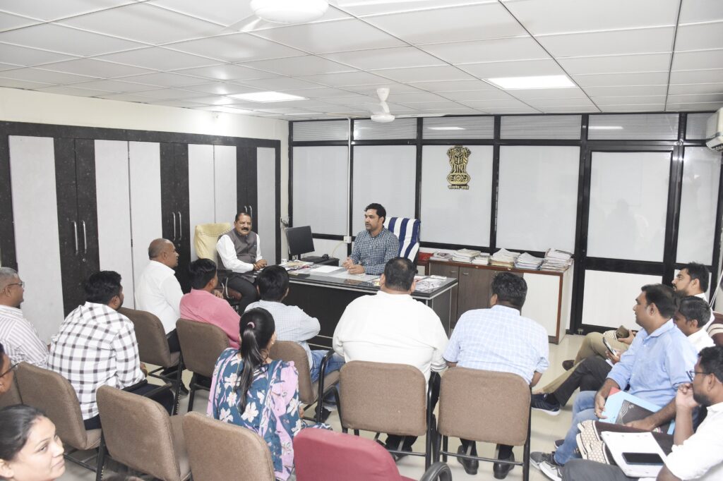 *દાહોદ પ્રાંત અધિકારીશ્રી મિલિંદ દવેના અધ્યક્ષ સ્થાને ' રન ફોર યુનિટી ' હેઠળ બેઠક યોજાઈ* *૩૧મી ઓક્ટોબરે દાહોદમાં જિલ્લા કક્ષાની યોજાશે " રન ફોર યુનિટી*