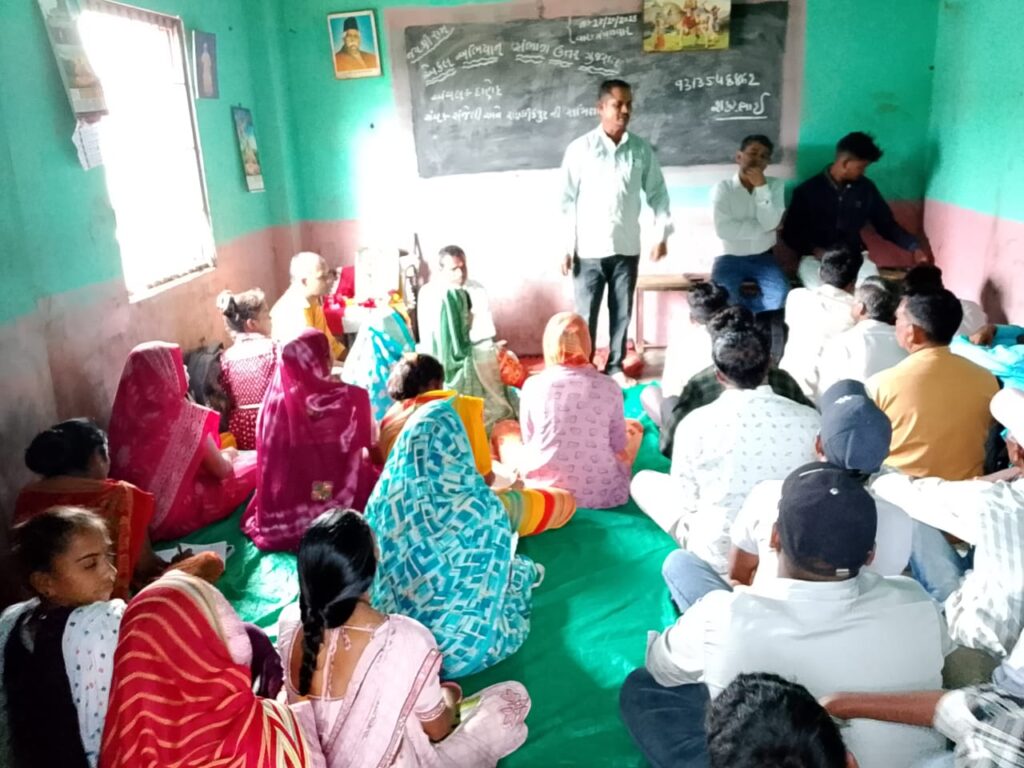 *ફતેપુરા,સંજેલી તથા સિંગવડ તાલુકાના જુદા-જુદા સંચોની માસિક અભ્યાસ મીટીંગ યોજાઈ* *માસિક અભ્યાસ મિટિંગમાં શિક્ષણની સાથે પ્રમાણિકતાના પાઠ ભણાવવામાં આવે છે*