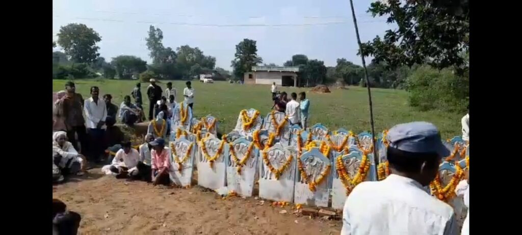 આદિવાસી સમાજમાં પરંપરા: પૂર્વજોની યાદમાં “ખત્રી' આવ્યા. સંજેલી તાલુકામાં ઠેર-ઠેર આદિવાસી સમાજ દ્વારા શીરા રોપી ચૌદસની ધામધૂમથી ઉજવણી કરી..