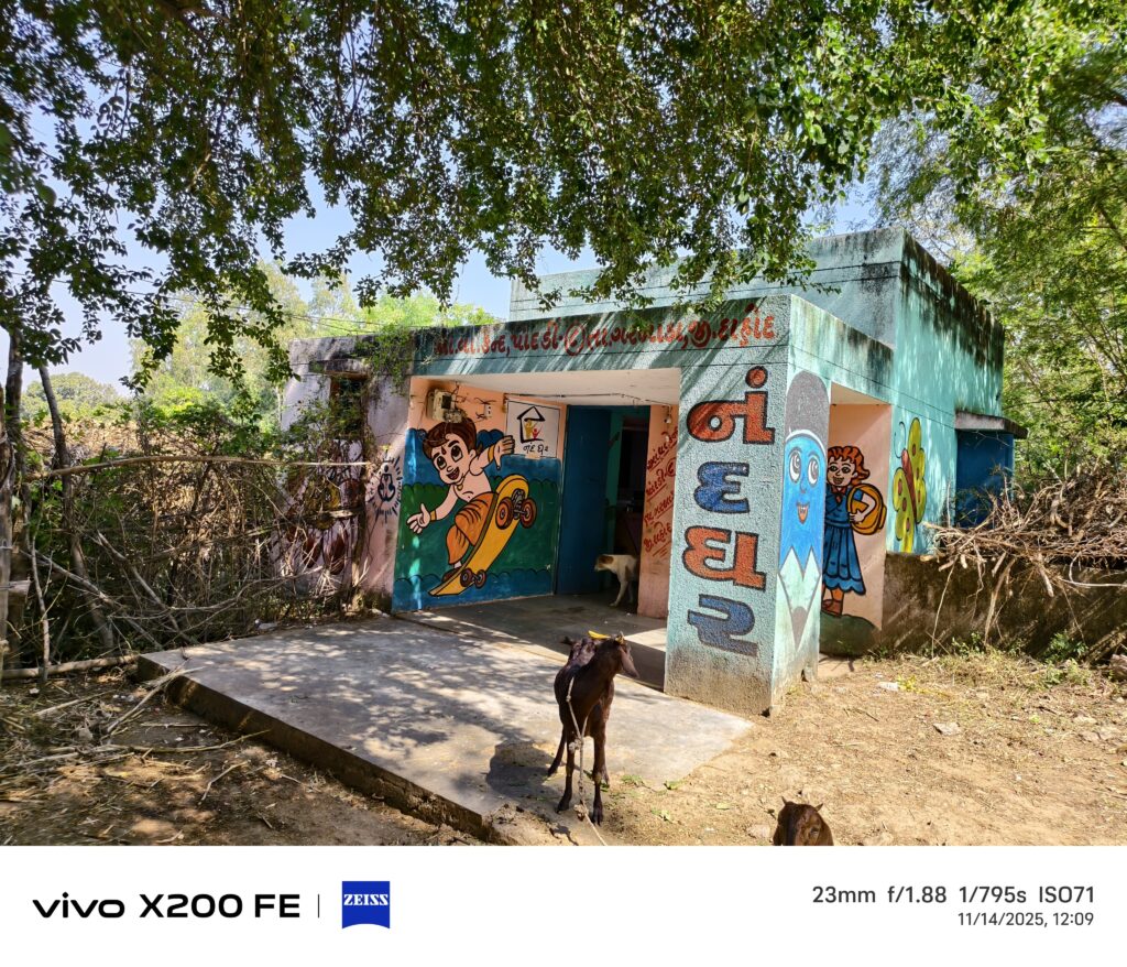 ગરબાડા તાલુકાના જુદાજુદા અંતરિયાળ વિસ્તારોમાં ચાલતી આંગણવાડીઓમાં લોલમપોલ.. બબ્બે ત્રણ ત્રણ મહિનાસુધીનો બાળકોને આપવામાં આવતો નાસ્તાનો જથ્થો જેસે થે..