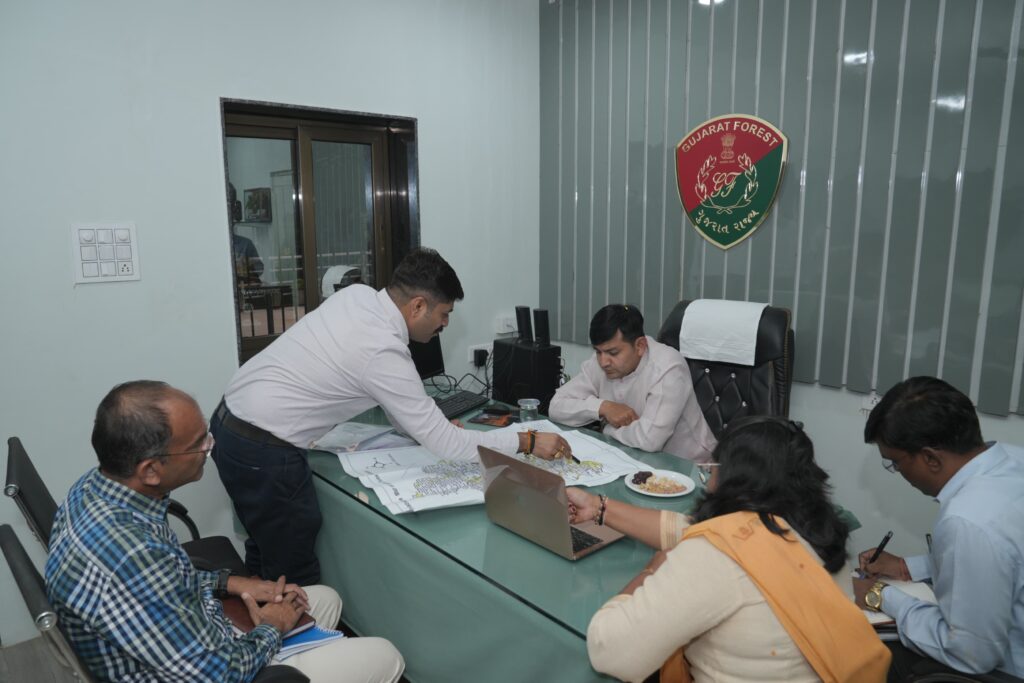 *રાજ્ય કક્ષાના મંત્રીશ્રી પ્રવિણભાઈ માળી એ લીધી નાયબ વન સંરકક્ષકશ્રીની કચેરી, દાહોદની લીધી મુલાકાત*
