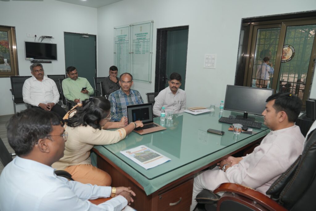 *રાજ્ય કક્ષાના મંત્રીશ્રી પ્રવિણભાઈ માળી એ લીધી નાયબ વન સંરકક્ષકશ્રીની કચેરી, દાહોદની લીધી મુલાકાત*