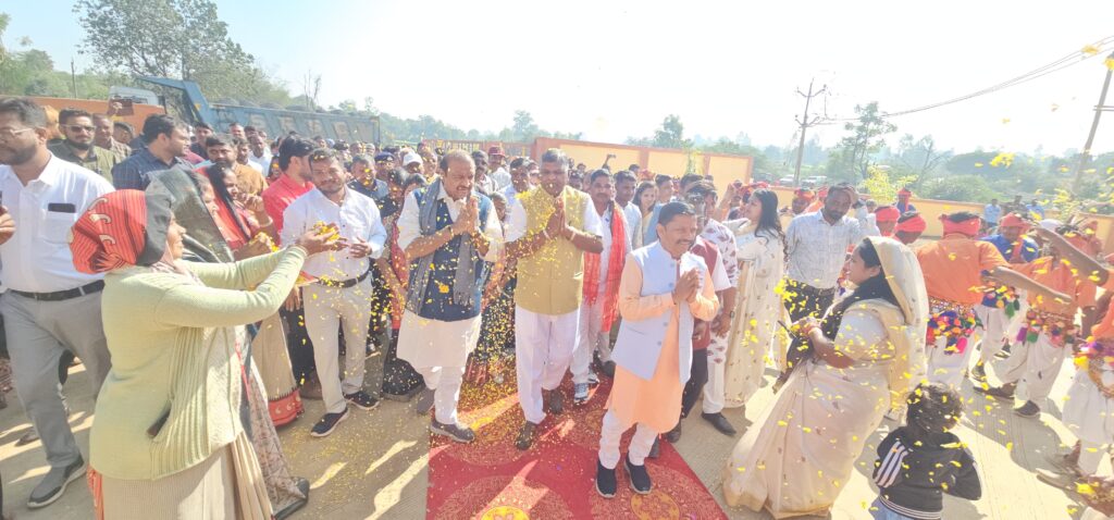 ઝાલોદના ધાવડીયામાં પ્રાથમિક આરોગ્ય કેન્દ્રનું લોકાર્પણ, કદવાળમાં ભૂમિપૂજન.!