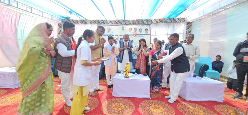 ઝાલોદના ધાવડીયામાં પ્રાથમિક આરોગ્ય કેન્દ્રનું લોકાર્પણ, કદવાળમાં ભૂમિપૂજન.!