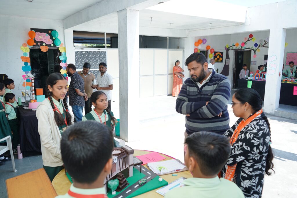 સંતરામપુરમાં અલ્મા ઇન્ટરનેશનલ સ્કૂલ, વિદ્યાર્થી પ્રેરિત પરિષદ (SLC)–૨૦૨૫નું ભવ્ય આયોજન યોજાયું