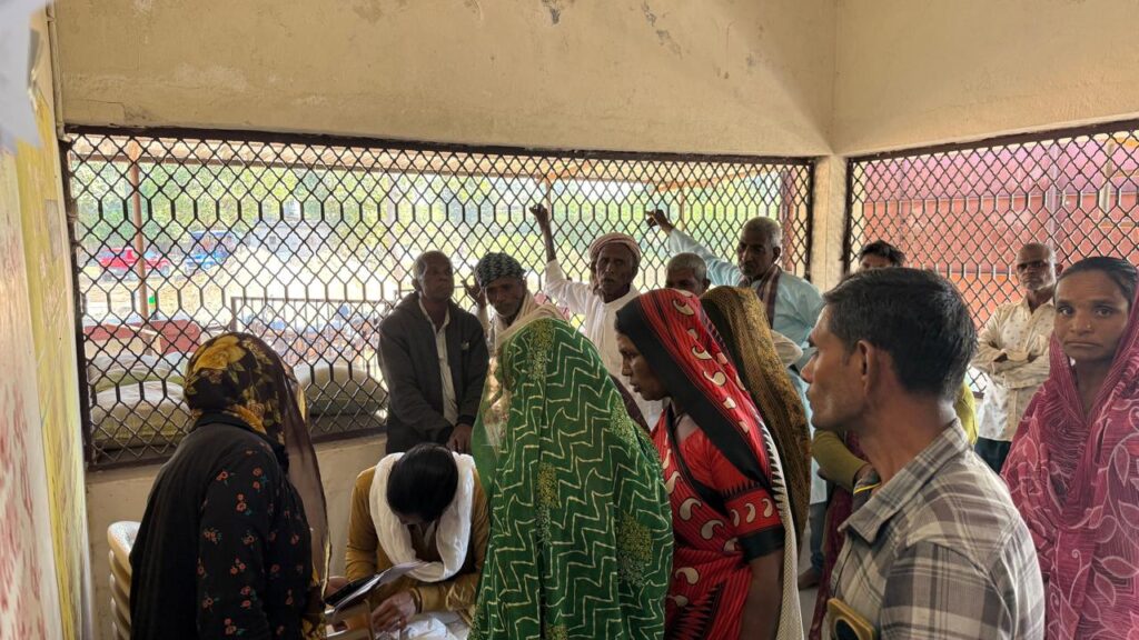 સુખસરના કાળીયા સબ સેન્ટર ખાતે"રાષ્ટ્રીય ક્ષય નિર્મૂલન કાર્યક્રમ"અંતર્ગત શંકાસ્પદ દર્દીઓની તપાસ ઝુંબેશનું આયોજન કરાયું* *જુદી જુદી કેટેગરીના 177 દર્દીઓના એકસ-રે તથા સ્ક્રિનિંગ કરવામાં આવ્યું*