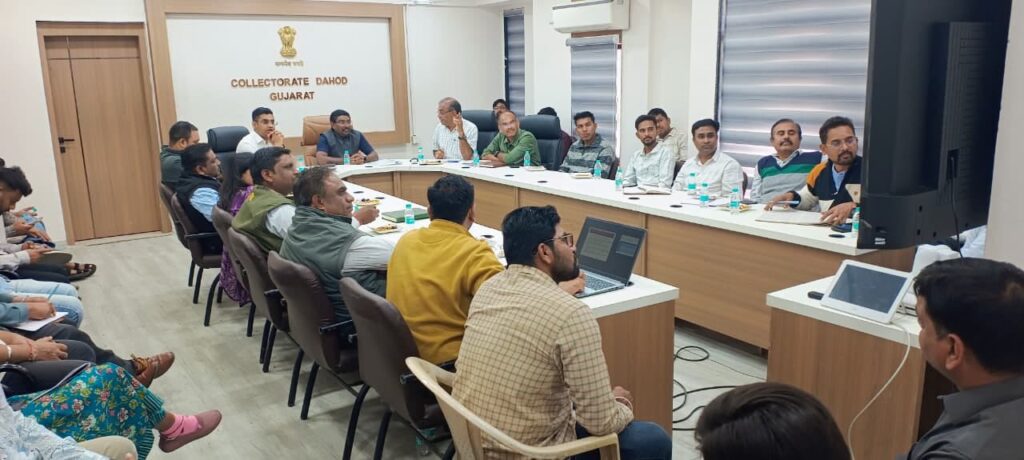 *જિલ્લા કલેકટરશ્રીના અધ્યક્ષ સ્થાને જીલ્લા પ્રાણી ક્રૂરતા નિવારણ સોસાયટી,દાહોદ સભ્યોશ્રીઓ સાથે બેઠક યોજાઇ*