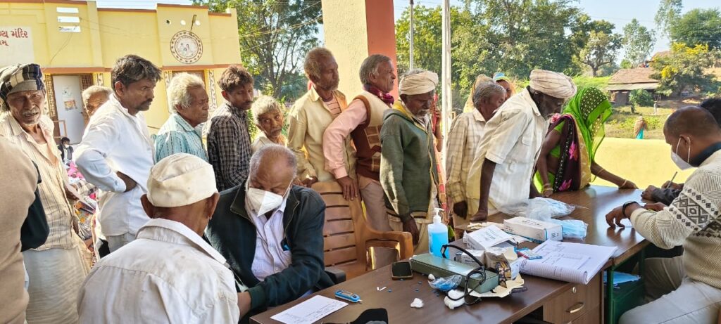 ઝાલોદ તાલુકાના પ્રાથમિક આરોગ્ય કેન્દ્ર મહુડી ખાતે 100 દિવસની સઘન ટીબી નિર્મૂલન ઝુંબેશ અંતર્ગત આરોગ્ય તપાસ કાર્યક્રમ યોજાયો ..