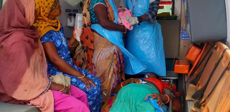  દે. બારીયાના નાડાતોડમાં 108ના કર્મચારીઓએ પોતાની ઉત્કૃષ્ટ કામગીરી કરી મહિલાની પ્રસુતિ કરાવી:મહિલા અને બાળક હેમખેમ