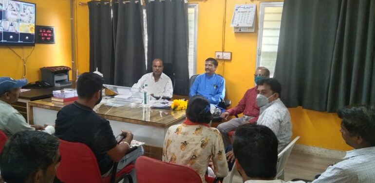 ફતેપુરા તાલુકા પંચાયતમાં ગુજરાત વિધાનસભાના દંડક રમેશભાઈ કટારાએ અધિકારી-કર્મચારીઓ ની લીધેલ રીવ્યુ મિટિંગ લીધી 