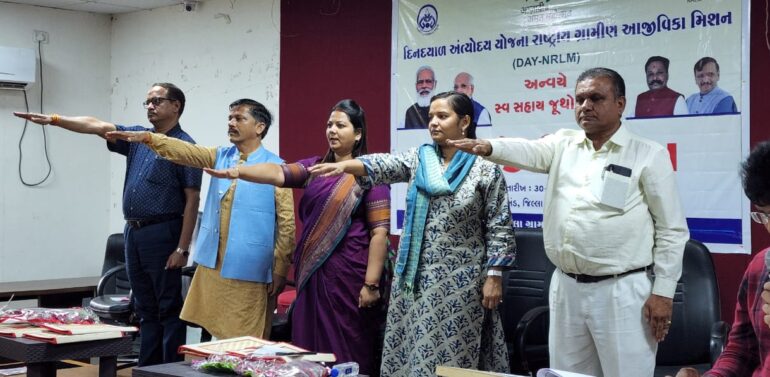 દાહોદમાં જિલ્લા કક્ષાનો કેશ ક્રેડિટ કેમ્પ દંડક શ્રી રમેશભાઇ કટારાની અધ્યક્ષતામાં યોજાયો