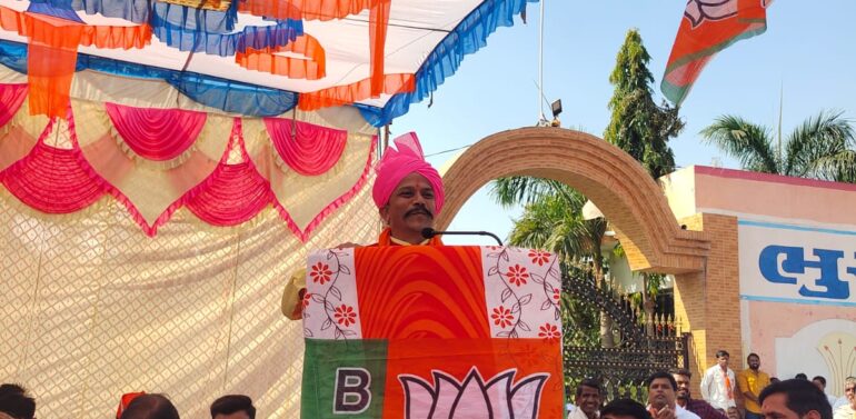  ગુજરાત વિધાનસભાની ચૂંટણીમાં ફોર્મ ભરવાના છેલ્લા દિવસે ભાજપના વર્તમાન ધારાસભ્યે ઉમેદવારી નોંધાવી