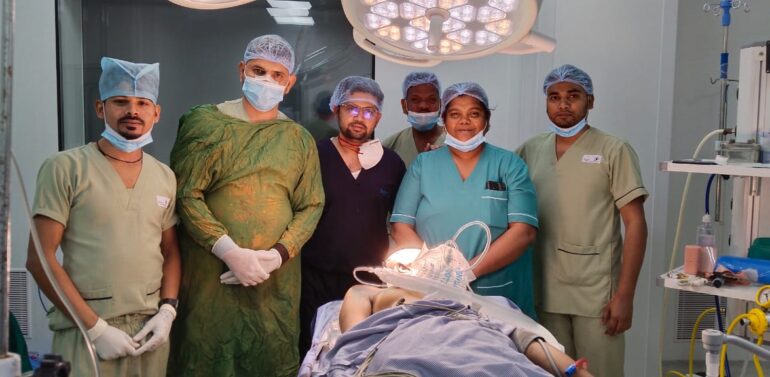  ઝાયડસ હોસ્પિટલ એન્ડ મેડિકલ કોલેજની યશકલગીમાં વધુ એક મોર પીંછ ઉમેરાયો:હોસ્પિટલમાં ન્યુરોસર્જનની વધારાની સુવિધા ઉભી કરી તજજ્ઞ તબીબોના માર્ગદર્શનમાં ટૂંકા ગાળામાં નવ જેટલા સફળ ઓપરેશન કરાયાં 
