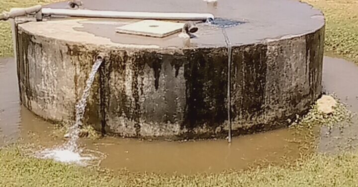  ફતેપુરા તાલુકાના ચીખલી ગામમાં ભૂગર્ભ સંપ માંથી હજારો લિટર પાણીનો વેડફાટ:તંત્ર કુંભકર્ણની નિંદ્રામાં?