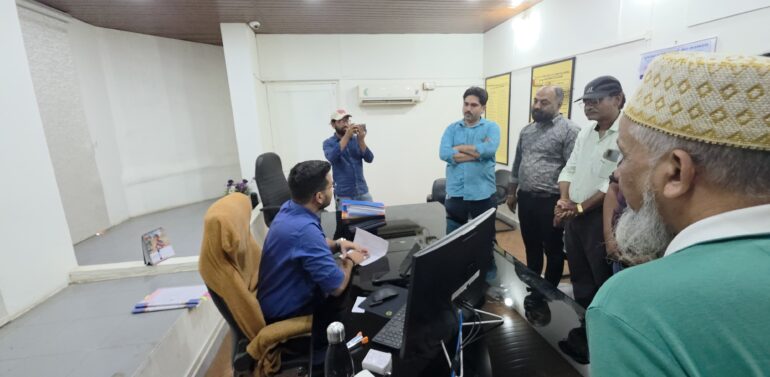  દાહોદમાં સ્માર્ટ સીટી પ્રોજેક્ટથી વિસ્થાપિત થયેલા વેપારીઓની કફોડી સ્થિતિ,  દાહોદમાં બે વર્ષથી વૈકલ્પિક વ્યવસ્થાની રાહ જોતા બેરોજગાર વેપારીઓ વેપારીઓ:પાલિકા સમક્ષ કરી રજૂઆત।।