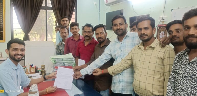  સંજેલીમાં નવીન કોલેજની જમીન ફાળવવા તેમજ બાંધકામ કરવા TDOને રજૂઆત..  તાલુકાના વિદ્યાર્થીઓને અભ્યાસ માટે સિંગવડ ઝાલોદ,સંતરામપુર, દાહોદ સહિત અભ્યાસ કરવા મજબૂર..